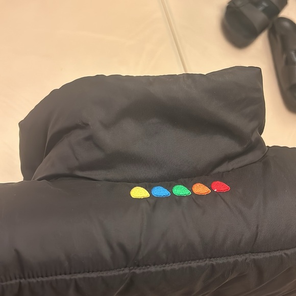 COOGI Puffer Vest - Picture 7 of 11